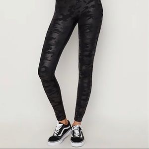 Spanx Faux Leather Camo Leggings (Size Medium)
